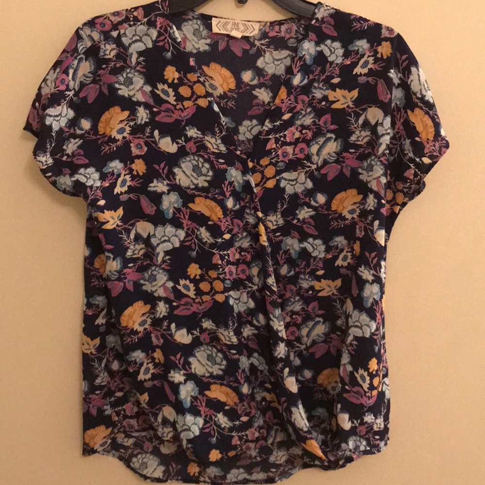 Floral print blouse short sleeve medium